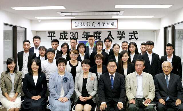 豊富な講師陣が日本語教育を担当します